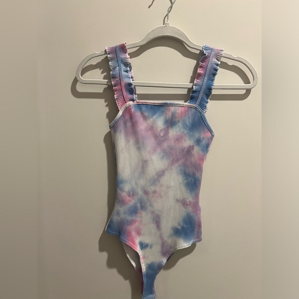 NWOT Women’s LE LIS Ruffle Straps Bodysuit- Cotton Candy